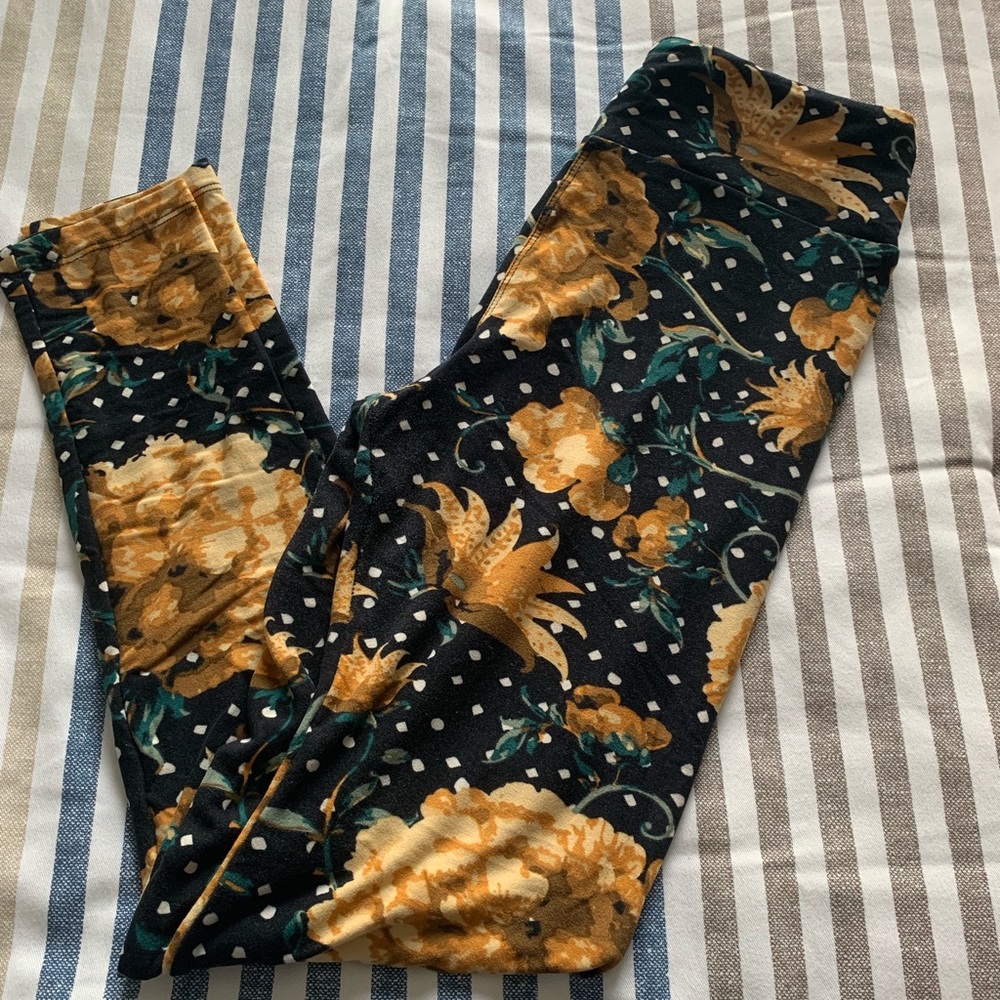 EUC LuLaRoe OS Mustard Yellow Flower Leggings